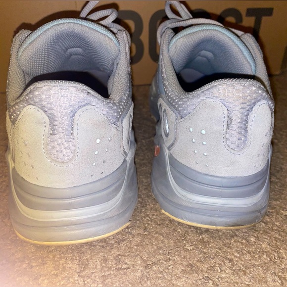 2019 YEEZY BOOST 700 INERTIA - Picture 5 of 9